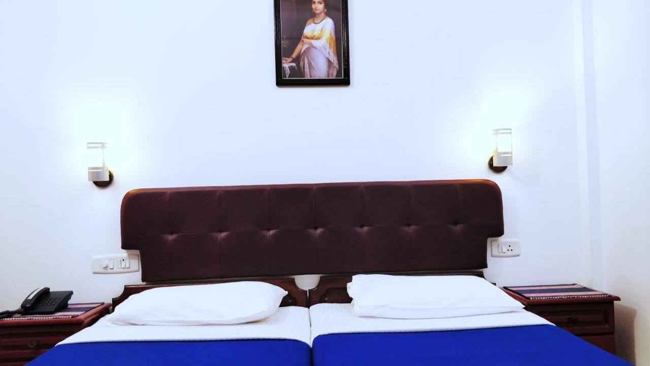 Hotel Jj Inn Kochi Exterior photo